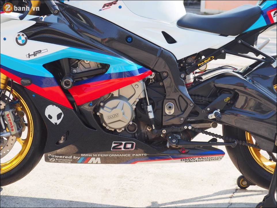 BMW S1000RR ve dep kho cuong tu Ca map tren can - 14