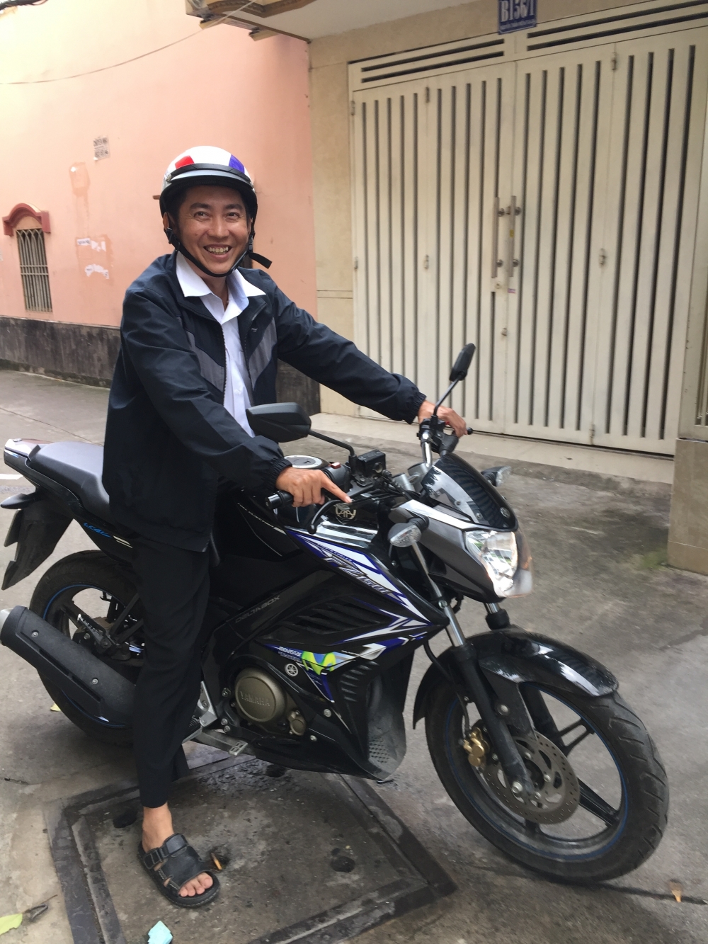 Can ban xe Fz150i mau den 45 trieu Mua 62016 Chay 1000 Km