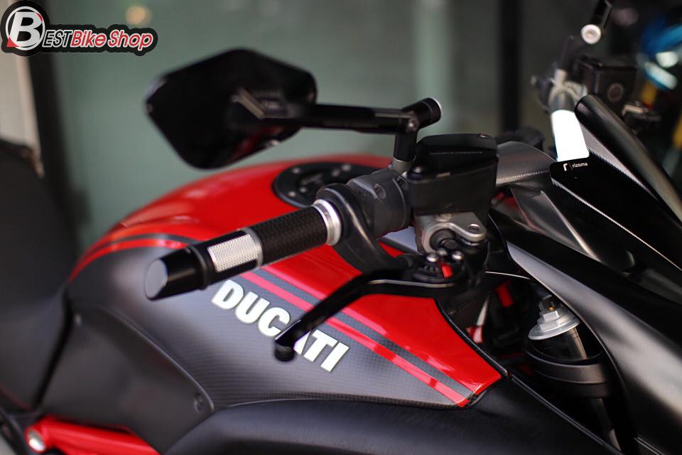 Ducati Diavel Red Carbon lot xac toan dien tu full body kit Rizoma - 5