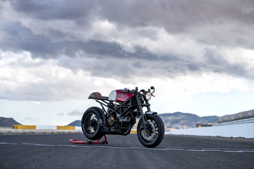 Ducati Monster dep hut hon trong ban do Cafe Racer - 2