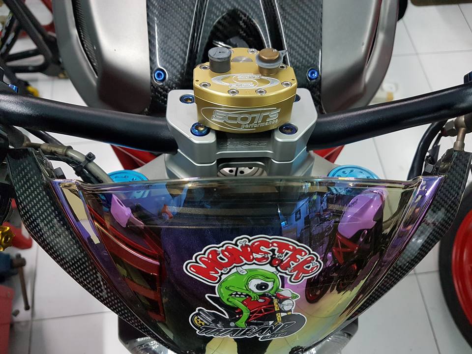 Ducati Monster Quai vat dung nghia trong lang PKL duong dai - 3