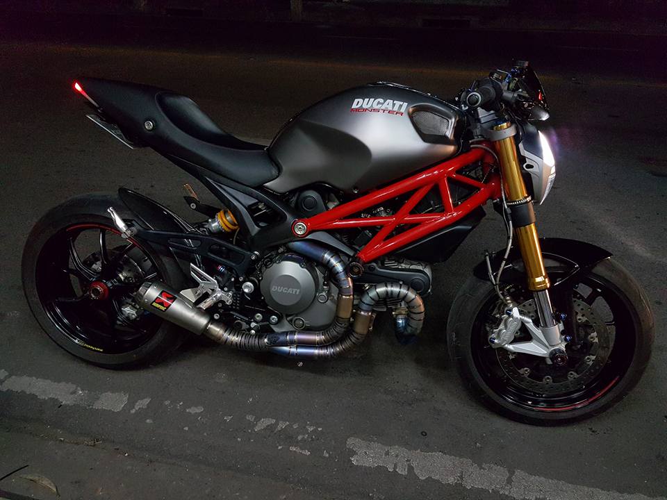 Ducati Monster Quai vat dung nghia trong lang PKL duong dai - 9