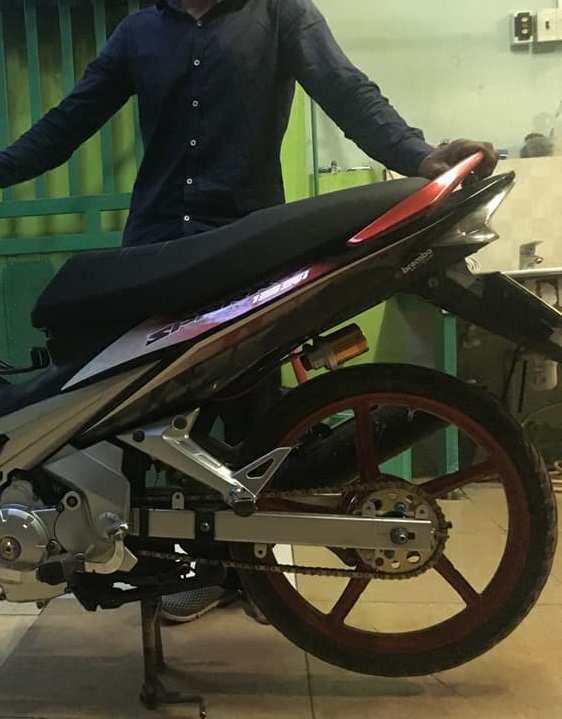 Exciter 135 do don gian voi dan chan Brembo dinh dam - 7