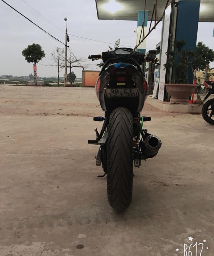Exciter 150 do khoe mong tra hinh o cay xang cua biker Bac Ninh - 7