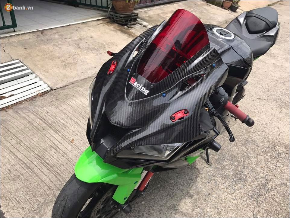 Kawasaki Ninja ZX10R nang cap nhe nhang day loi cuon
