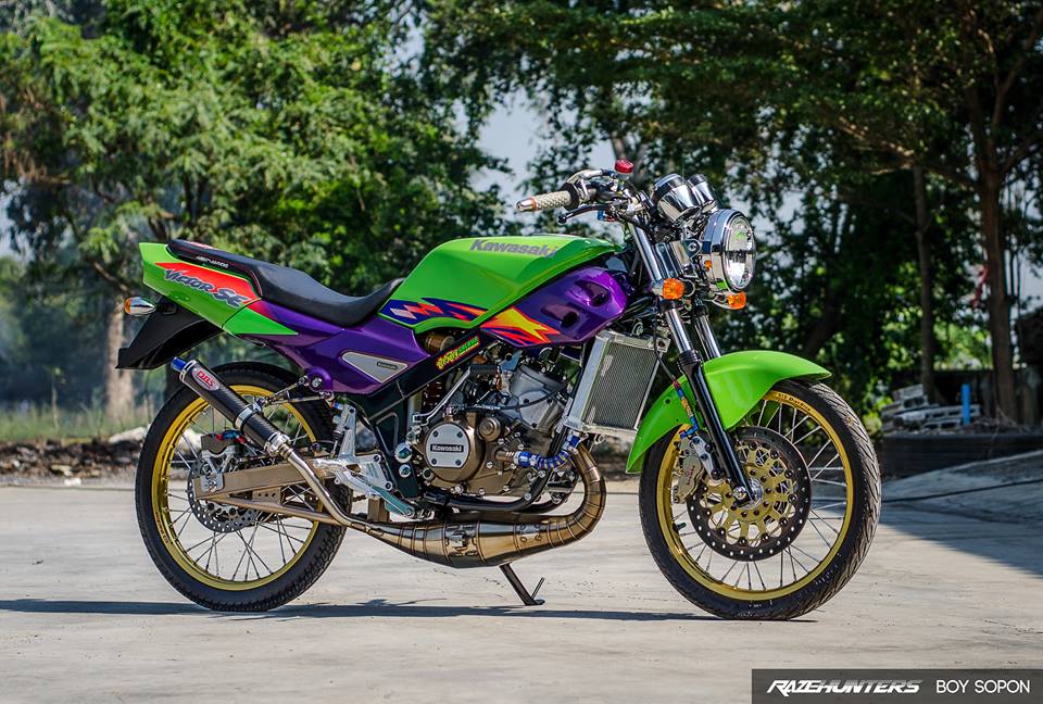 Kawasaki VictorSE 150 Dua con toc do voi loat do choi Khung - 13