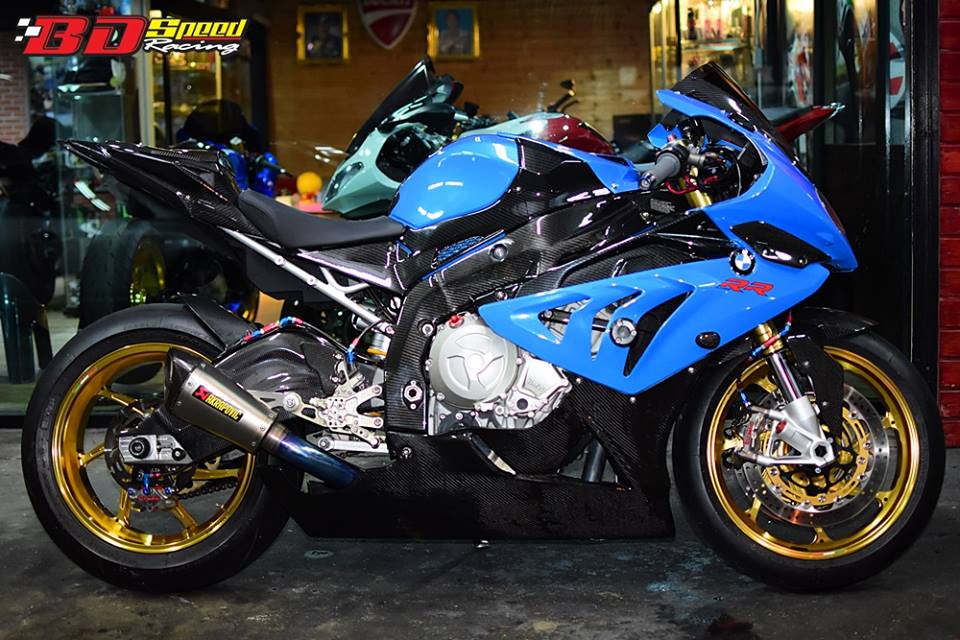 BMW S1000RR quai thu day ca tinh cung dan chan sanh dieu - 7