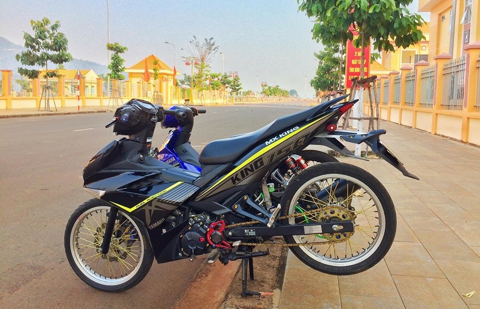 Cap doi nha Yamaha do kieng don gian day an tuong cua biker Binh Phuoc - 5