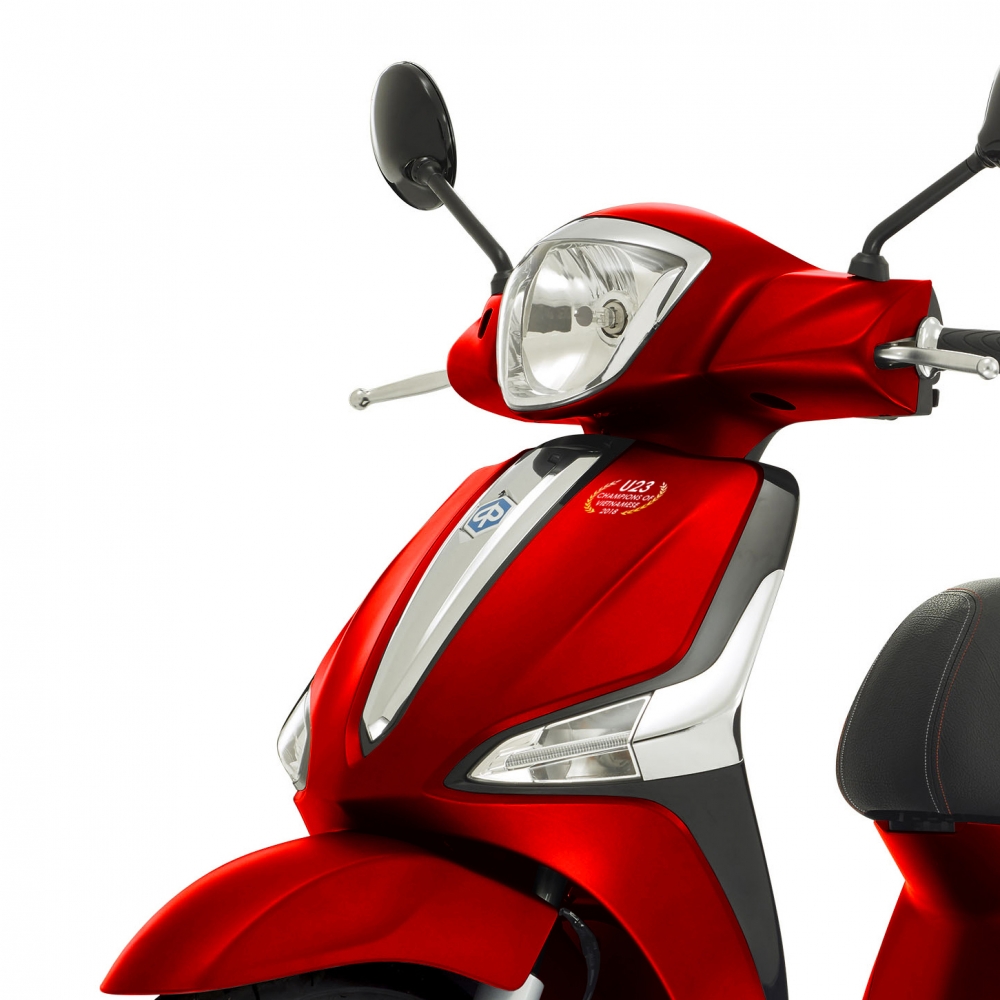 Piaggio ra mat phien ban gioi han Liberty U23 Viet Nam - 4