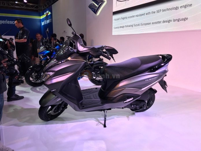 Suzuki Burgman 125 2018 Chinh thuc ra mat canh tranh voi Lexi 125 cua Yamaha - 4