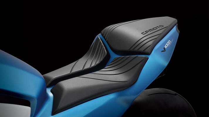 CFMoto tiet lo nguyen mau V02NK Concept lay y tuong tu KTM Duke - 6