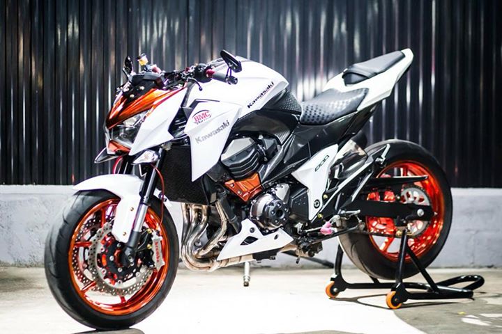 Kawasaki z800 độ bảnh tỏn với màu áo trắng tinh khôi
