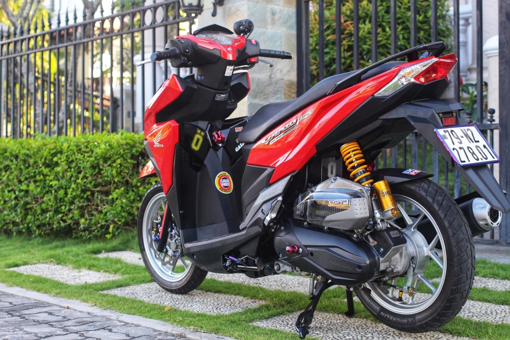 Vario 150 noi bat voi dan do choi hang hieu cua biker mien trung - 13