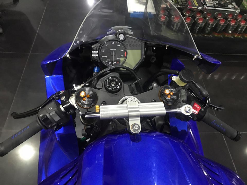 Yamaha R6 ve dep hieu chien qua hinh thai ao dau - 5