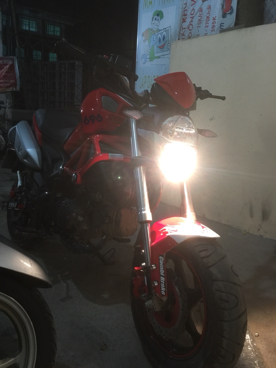 Ban YMH Ducati mini nhap Thai lan 2018 moi nguyen di dc 1500km chinh chu