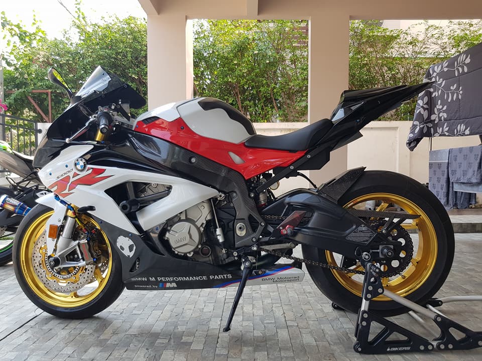 BMW S1000RR ban nang cap day tinh te den tu Thai - 11