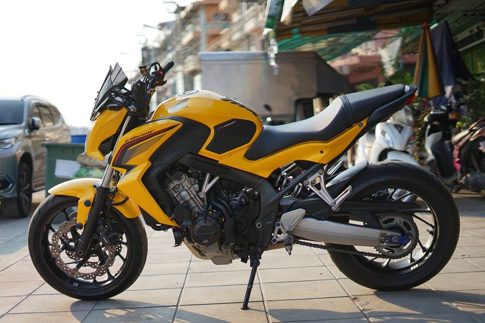 Honda CB650F tao dang day goi cam ben tong mau yellow Sporty - 15