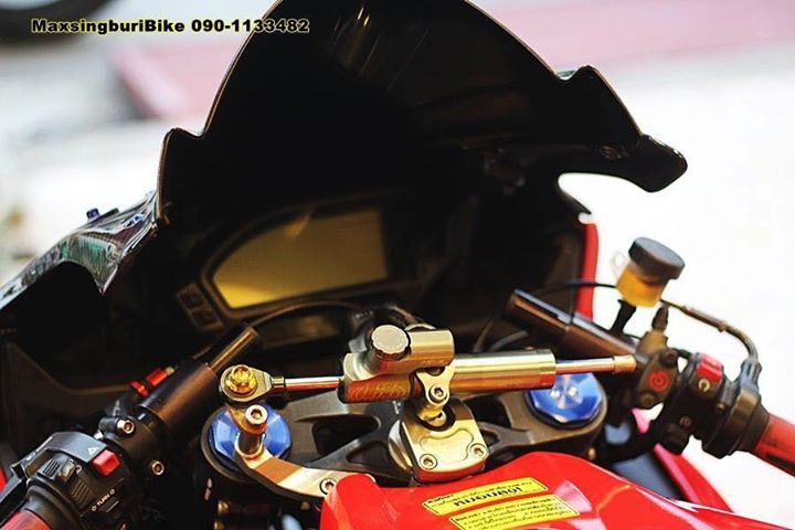 Honda CBR1000RR chan dung cuc chat do option Carbon fiber - 7