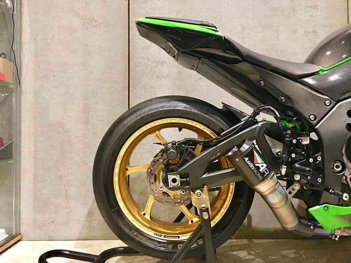 Kawasaki ZX10R chan dung sieu mo to dinh dam trong phan khuc Superbike - 10