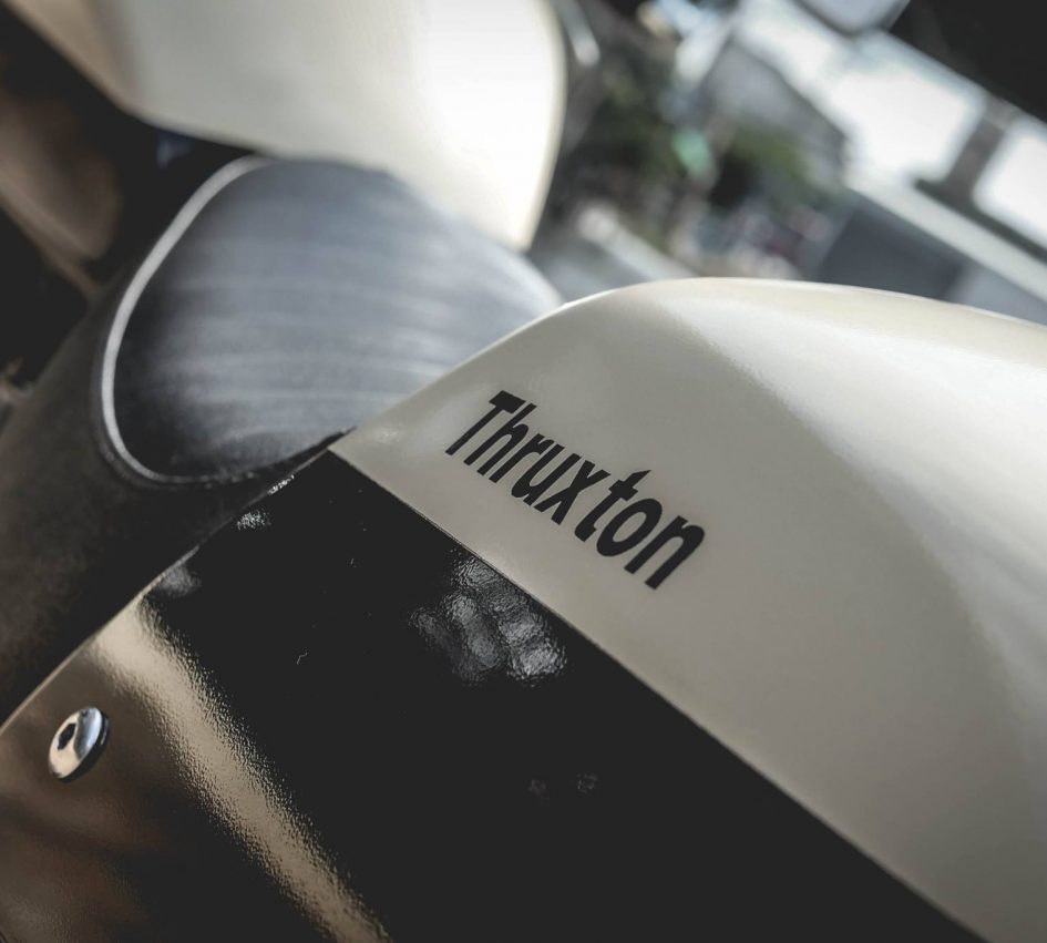 Triumph Thruxton 900 ban do Cafe Racer day cam hung - 9