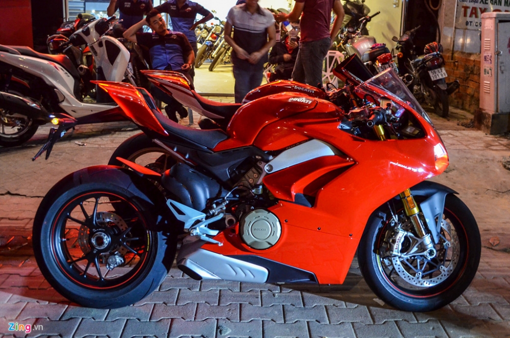 Ducati Panigale V4 gia sap san tu 735 trieu Dong khi ban tai Viet Nam - 3