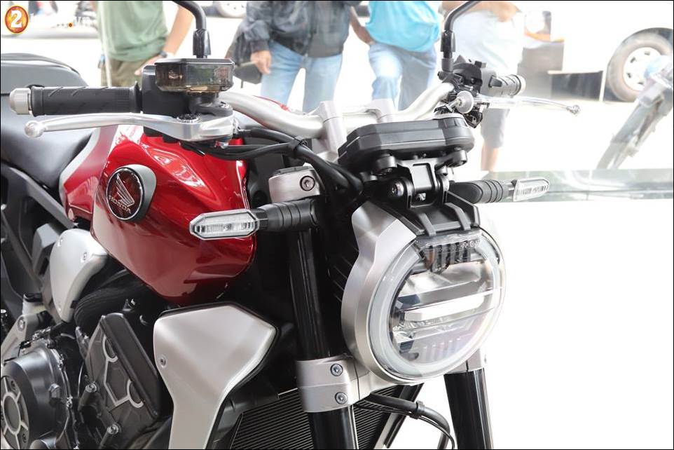 Honda CB1000R 2018 co gia 468 trieu VND tai Showroom Honda Moto Viet Nam - 2