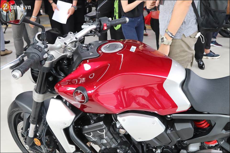 Honda CB1000R 2018 co gia 468 trieu VND tai Showroom Honda Moto Viet Nam - 6