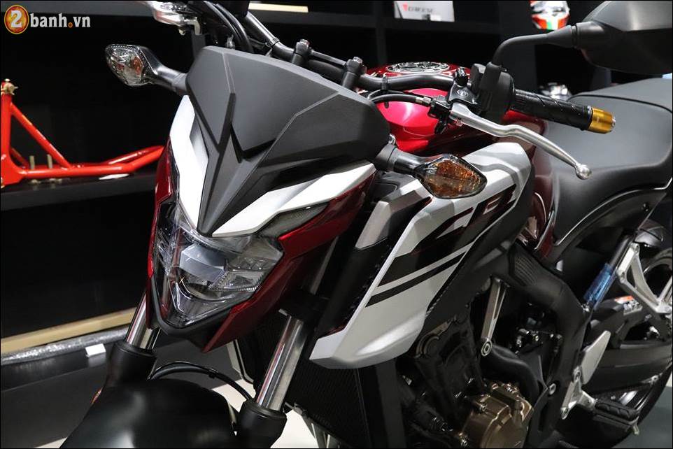 Honda CB650F 2018 co gia 2259 trieu VND ra mat tai Showroom Honda Moto Viet Nam - 6