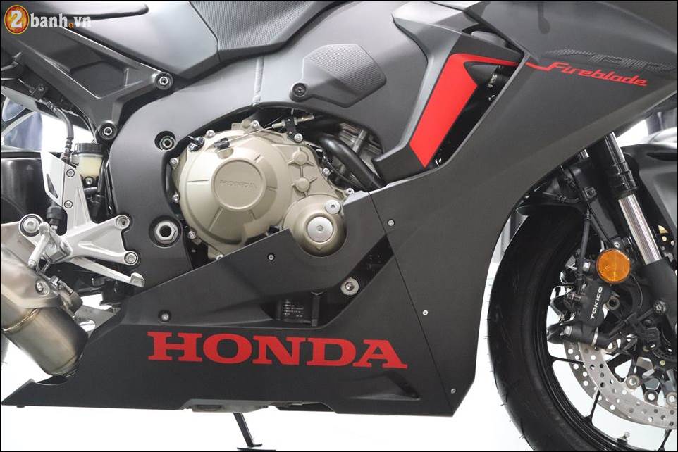 Honda CBR1000RR Fireblade 2018 gia 560 trieu VND tai Showroom Honda Moto Viet Nam - 9