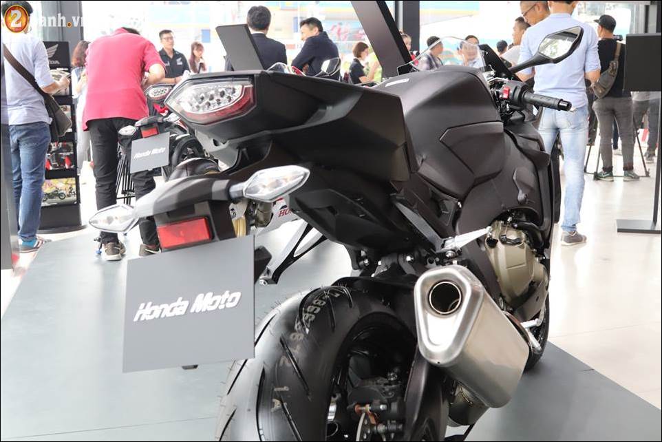 Honda CBR1000RR Fireblade 2018 gia 560 trieu VND tai Showroom Honda Moto Viet Nam - 11