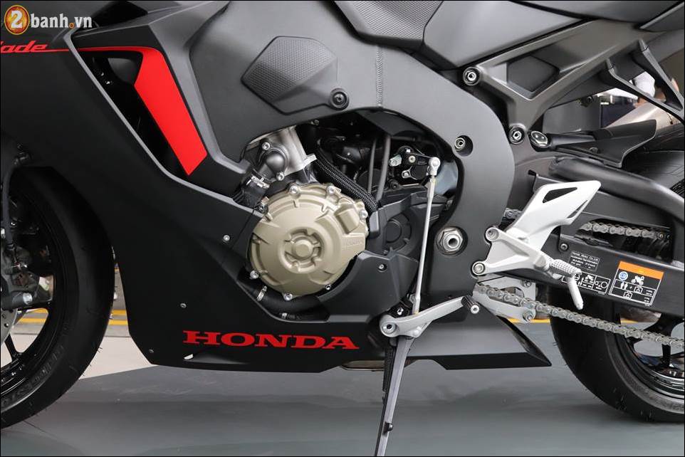 Honda CBR1000RR Fireblade 2018 gia 560 trieu VND tai Showroom Honda Moto Viet Nam - 13