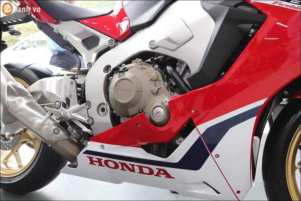 Honda CBR1000RR Fireblade SP 2018 gia 678 trieu VND tai Showroom Honda Moto Viet Nam - 8