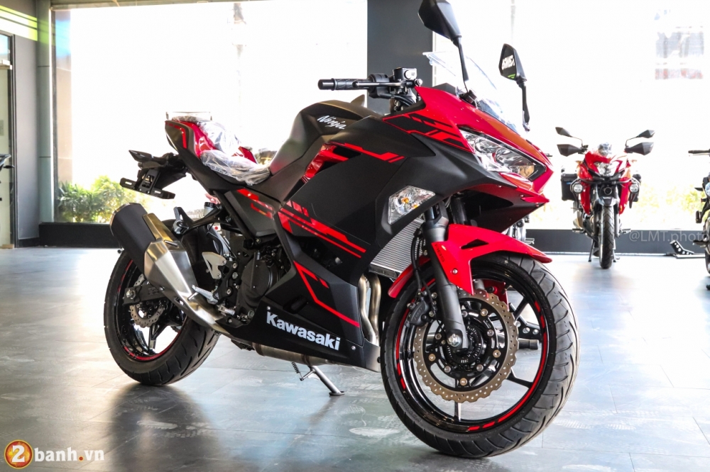 Kawasaki Ninja 250 2018 thay the Ninja 300 co gia ban tu 133 trieu dong - 2