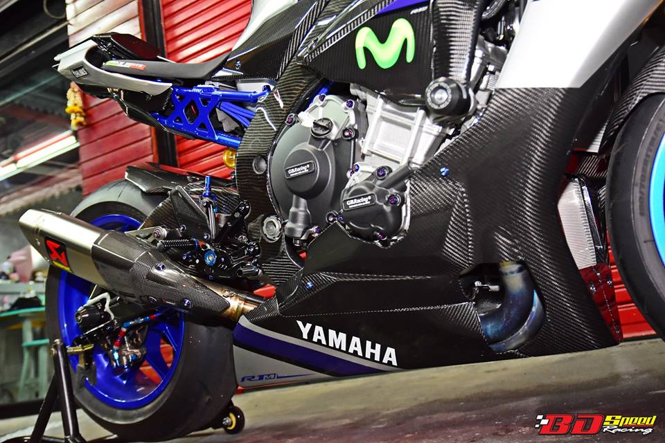 Yamaha R1M day suc hap dan voi body Carbon fiber - 7