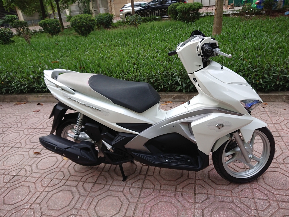 CAn ban Honda Airblade 125 khoa thong minh chinh chu 2016 nhu moi di 6000km - 2