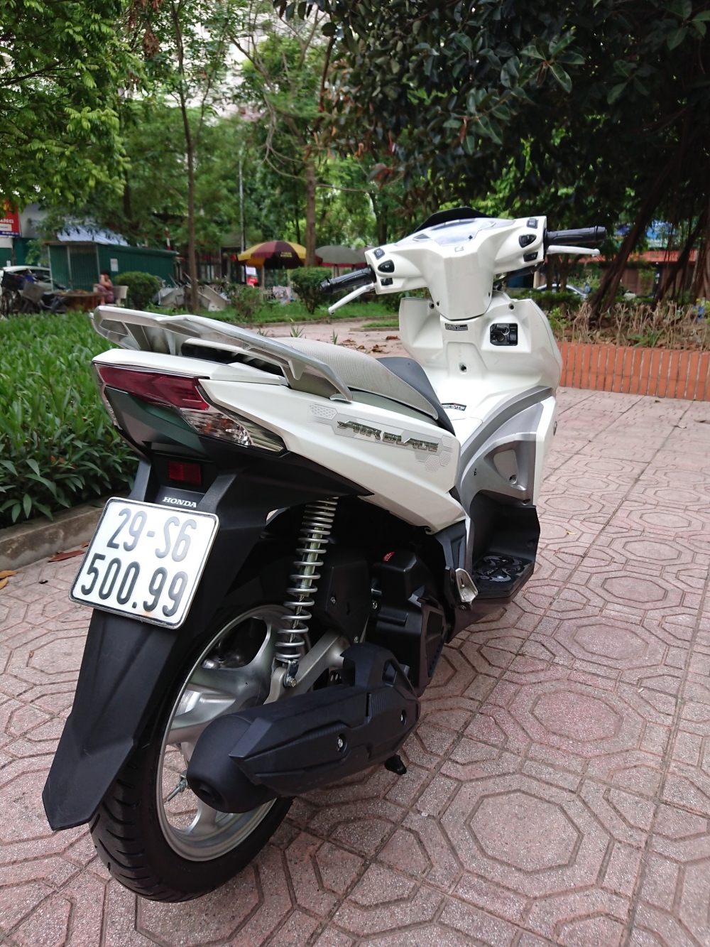 CAn ban Honda Airblade 125 khoa thong minh chinh chu 2016 nhu moi di 6000km - 3