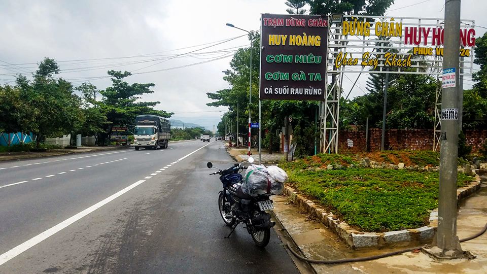 Chang trai chay Honda 67 hanh trinh TPHCM den Bao Loc day thu vi - 7