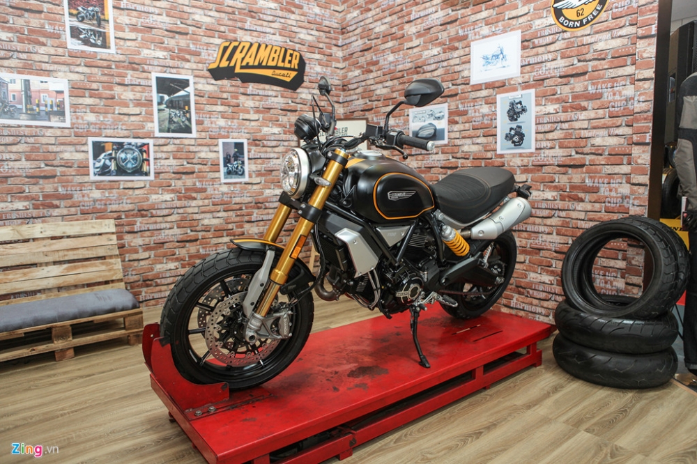 Ducati Scrambler Sport 1100 ve Viet Nam gia 505 trieu dong - 2