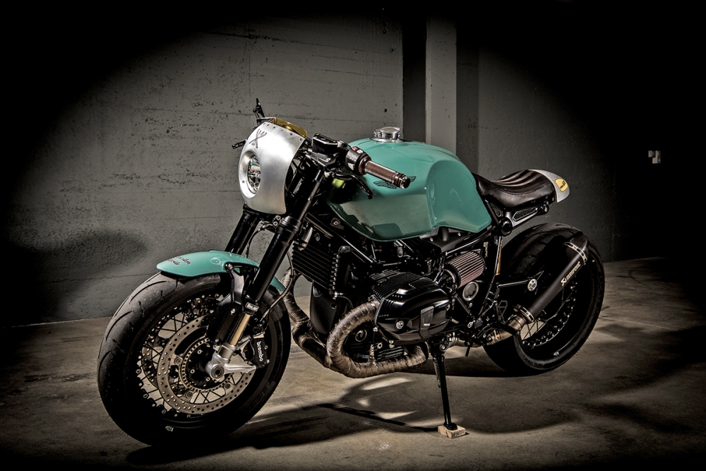 BMW RnineT ban do tao su khac biet voi tone mau DBR9 racing green - 10