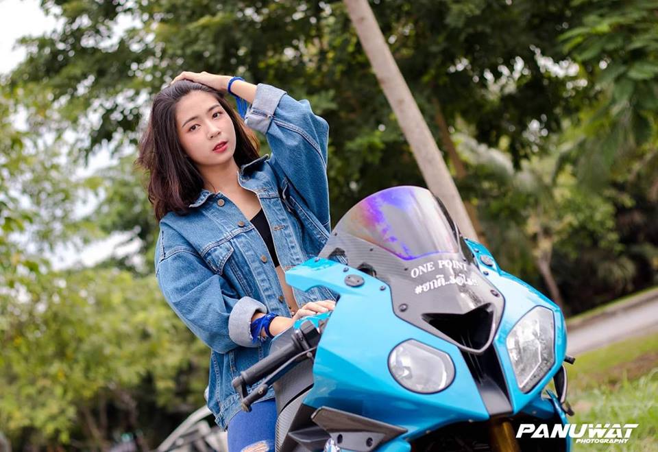 BMW S1000RR do dang nong bong voi Hot girl Thai - 3