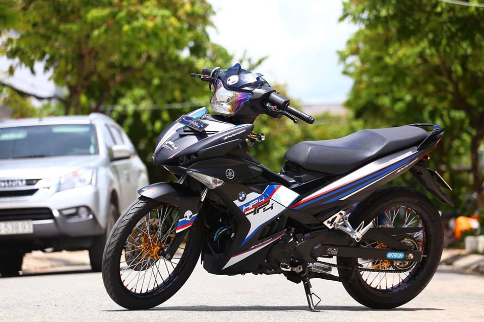 Exciter 150 do phong cach HP4 BMW day the thao - 5