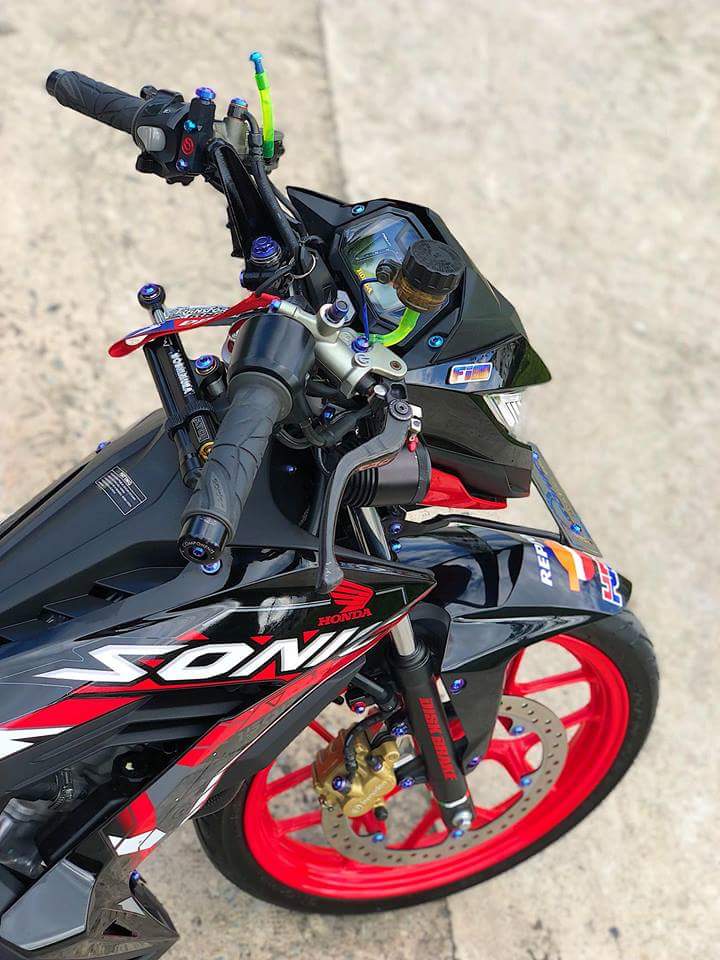 Honda Sonic 150R pha cach voi hang loat do choi co gia tri - 3