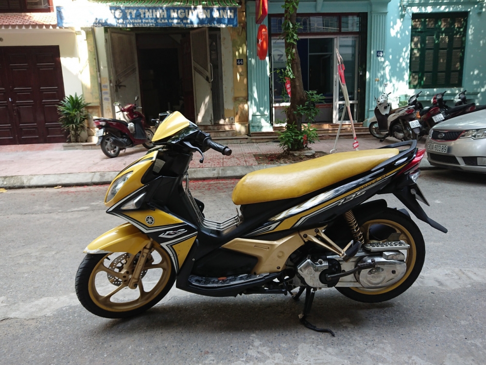 Ban xe Yamaha Nouvo lx 135RC den vang 2012 chat nguyen ban