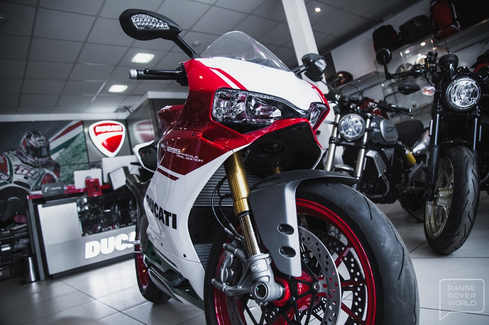 Can canh DUCATI 1299 PANIGALE R FINAL EDITION gia 40000 USD - 4