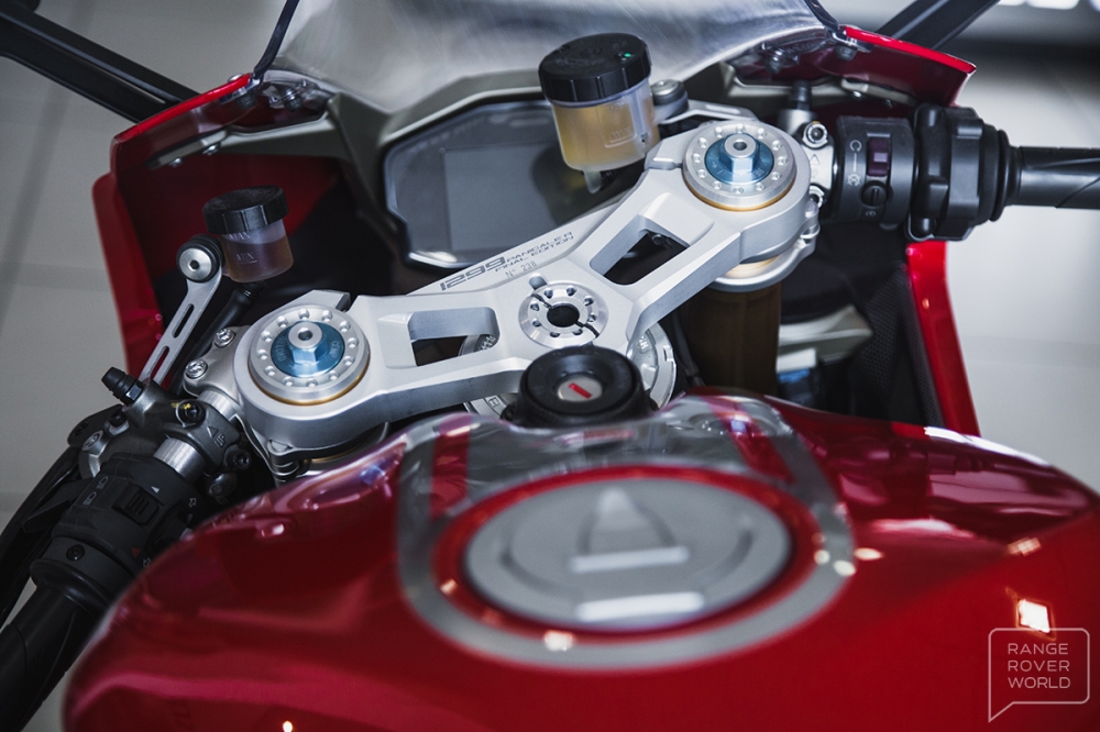 Can canh DUCATI 1299 PANIGALE R FINAL EDITION gia 40000 USD - 6