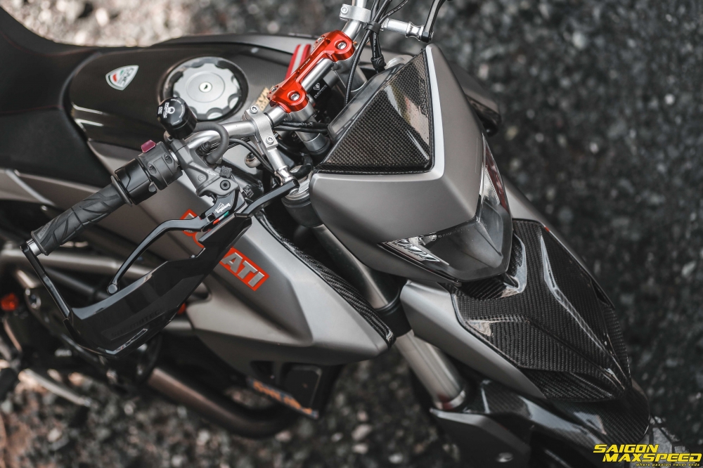 Ducati Hyperstrada 821 ban do bon tien cua Biker Sai Thanh - 7