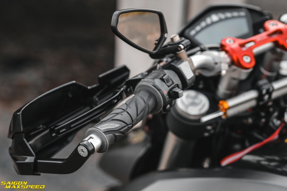 Ducati Hyperstrada 821 ban do bon tien cua Biker Sai Thanh - 15