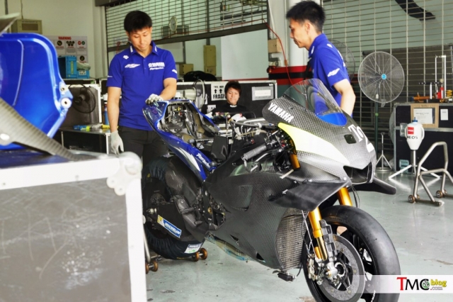 Yamaha Petronas se duoc su dung chiec M1 2019 trong mua giai MotoGP 2019 - 2