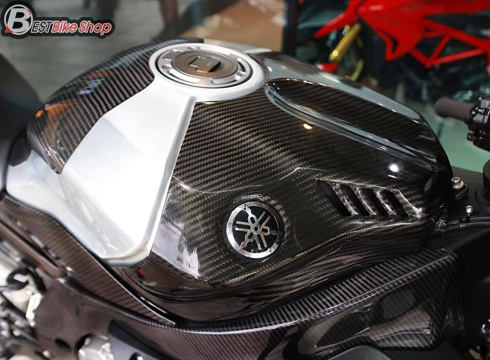 Yamaha R1M phien ban dac cach sac mui Carbon World - 7