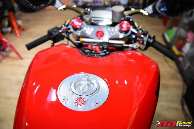 Ducati Monster 1100S do cuc chat voi dan chan khung - 7